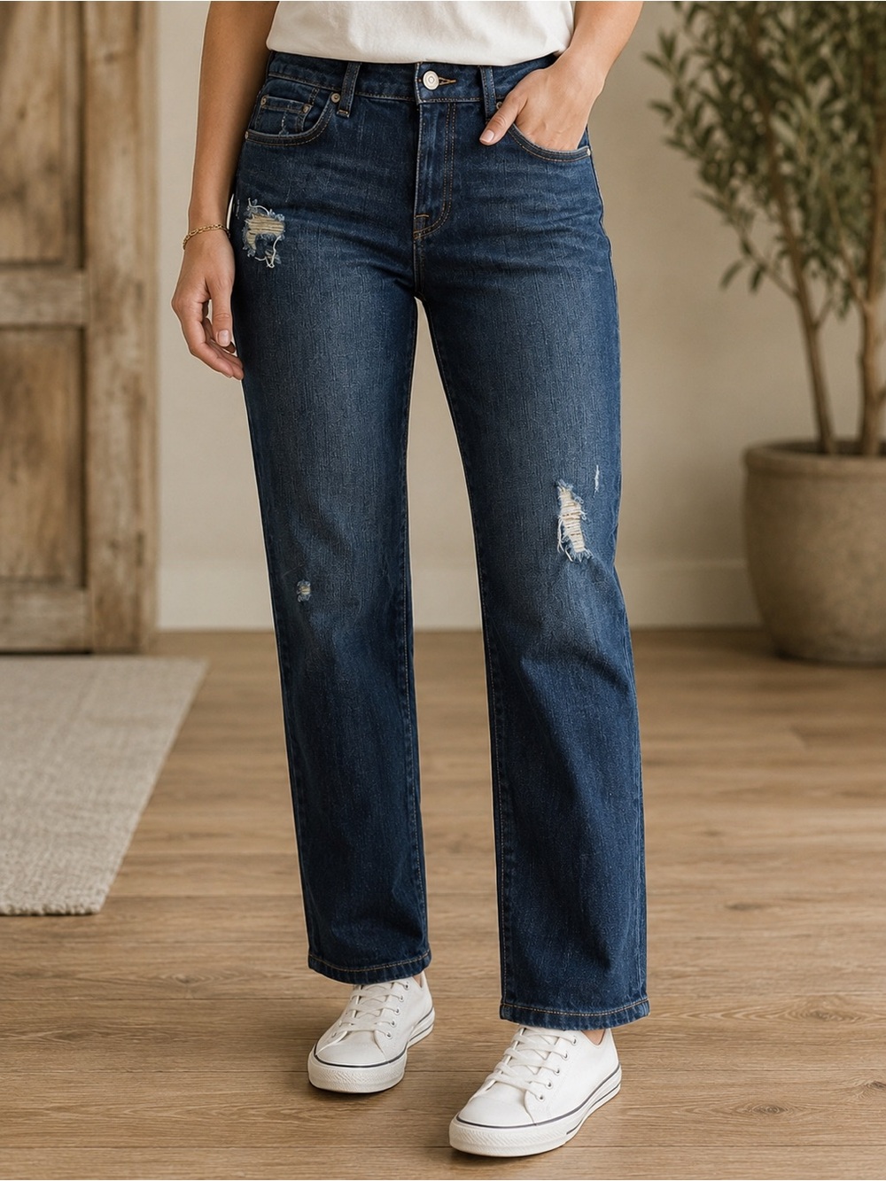 TOMMY HILFIGER Women’s Dark Blue Distressed Straight Leg “Boyfriend”Jeans Sz 8